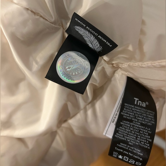 Aritzia TNA Pursuit Parka in Green (Size L) - Picture 14 of 16